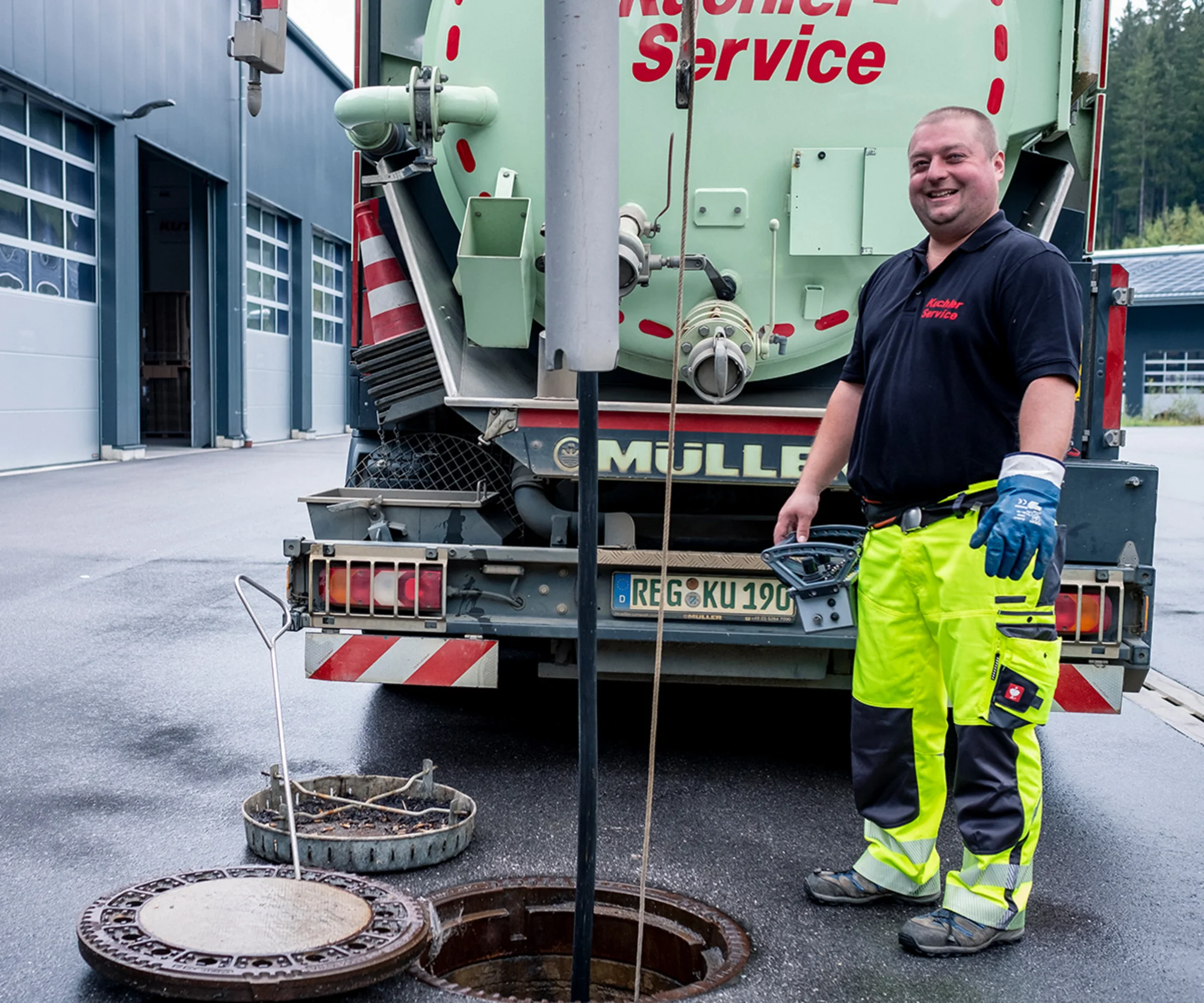 Anlagenwartung an einer Kleinkläranlage
